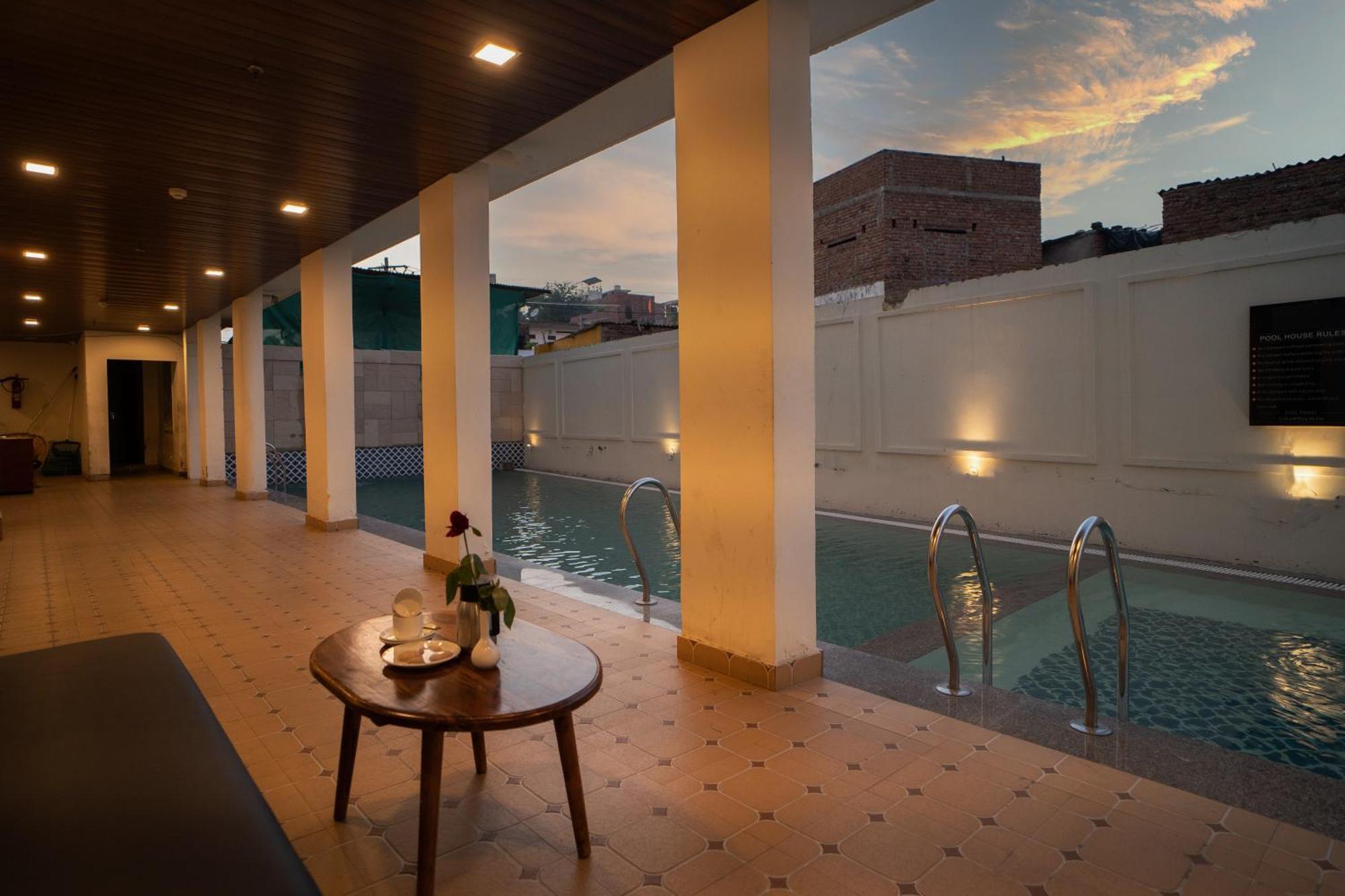 Hotel The Courtyard - Beyond Bar & Club Udaipur Exterior foto